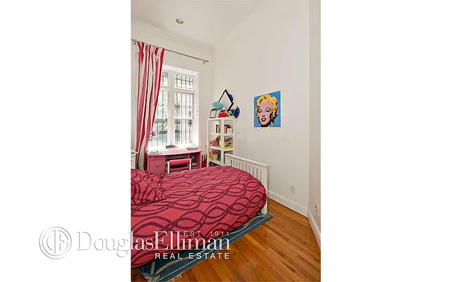 Rented by Douglas Elliman | media 35