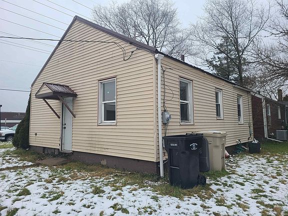 3rd image of 2620 Elwood Ave