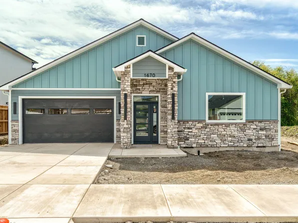 1670 Monarch Ln, Medford, OR 97504