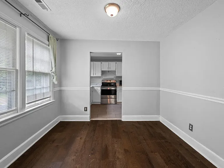 1508 Swope Dr — Photo 4