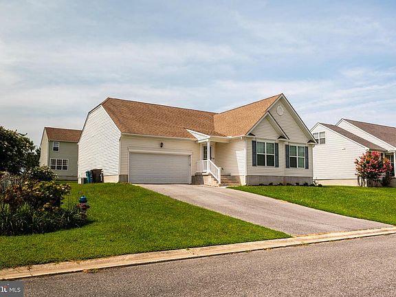 2nd image of 207 Stonebridge Dr