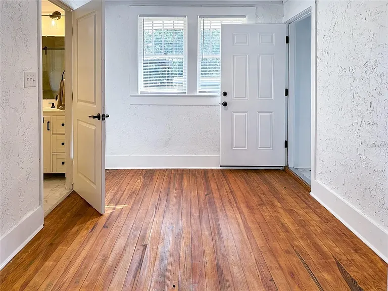 2520 NE 70th St — Photo 28