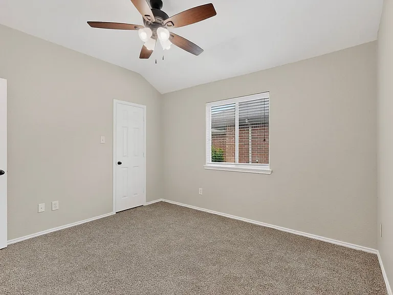 1037 Johnson City Ave — Photo 23