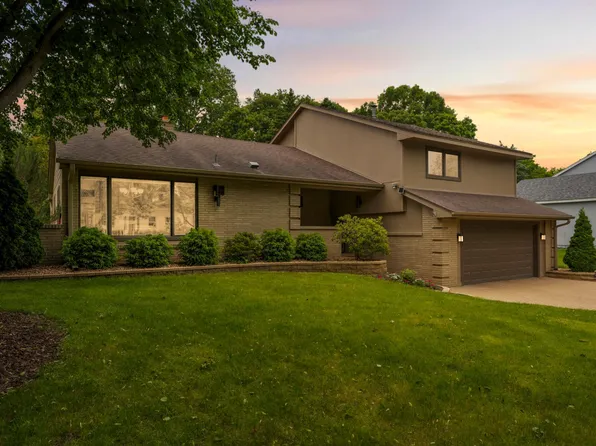 2367 Apache Ct, Mendota Heights, MN 55120