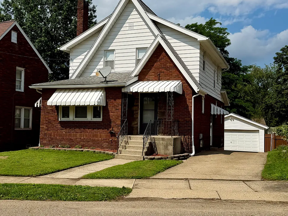 499 Eckard Ave