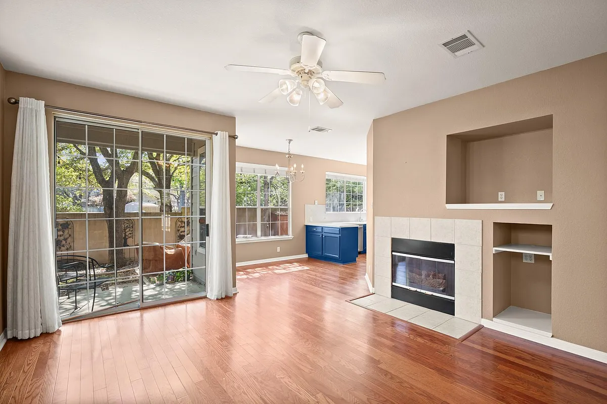 Building Photo - 8518 Cahill Dr #39