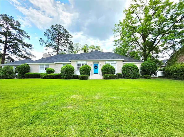 1202 Pruitt Dr, Waycross, GA 31501