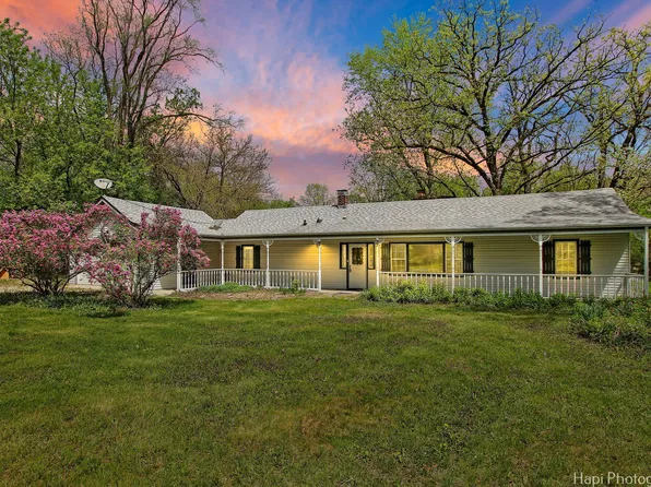 27797 N Forest Garden Rd, Wauconda, IL 60084