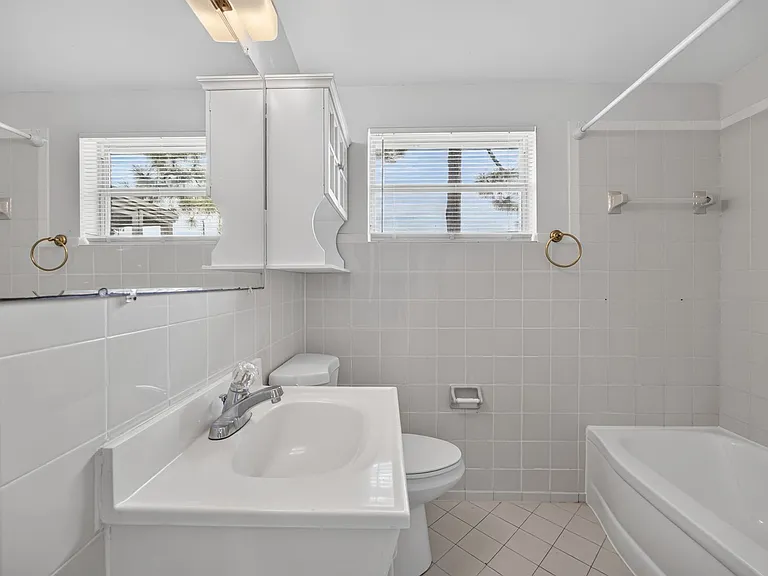 87 Saratoga Cir S — Photo 18