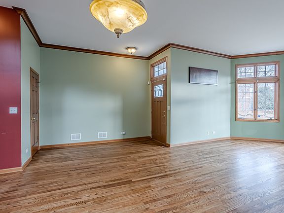 4th image of 5368 N Lowell Ave