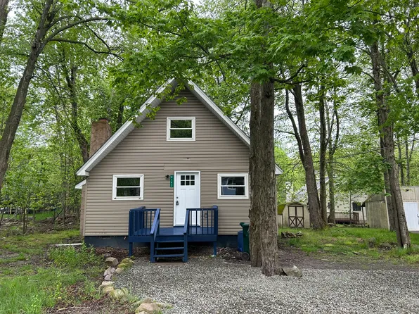 8213 Sunset Dr, Tobyhanna, PA 18466