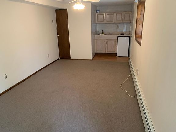 3rd image of 126 East Dr