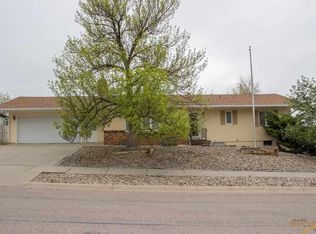 4614 Ridgewood St, Rapid City, SD 57702