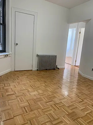 Rented by M.Grossman R.E. Management | media 8