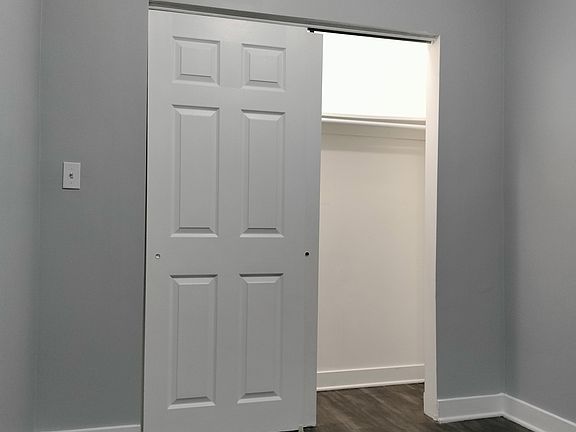 4th image of 4800 S Winchester Ave #4802