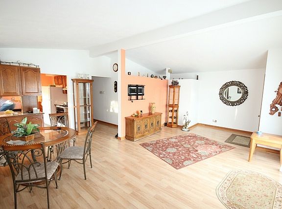 5th image of 16 E Jackson St