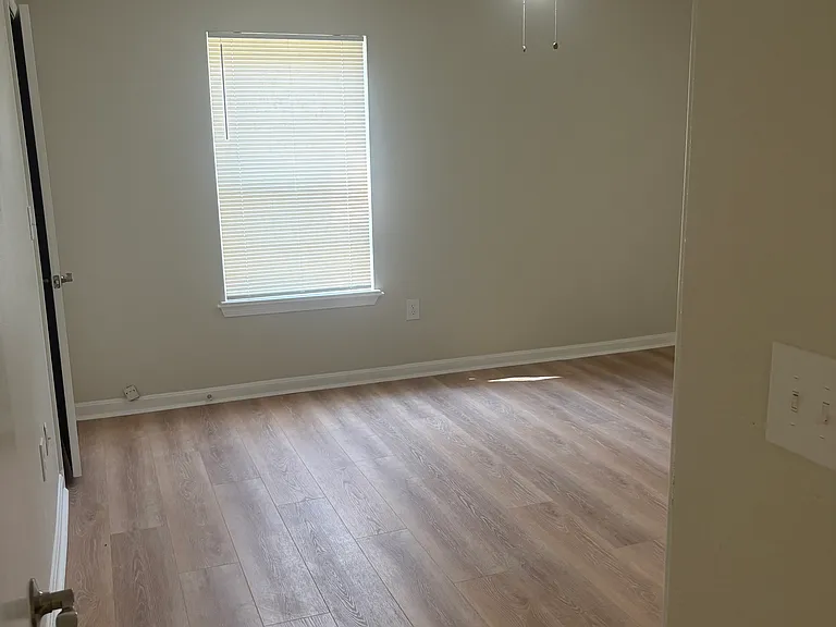 ETown Residential — Photo 8