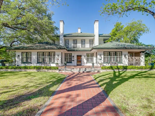 1414 Mistletoe Dr, Fort Worth, TX 76110