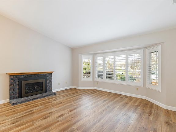 3rd image of 2009 Waltzer Road