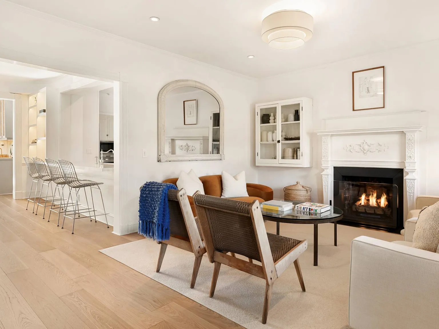 A Timeless, Private Southampton Estate — Photo 3