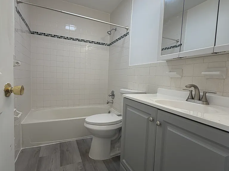 5 Saybrook Dr #B — Photo 8