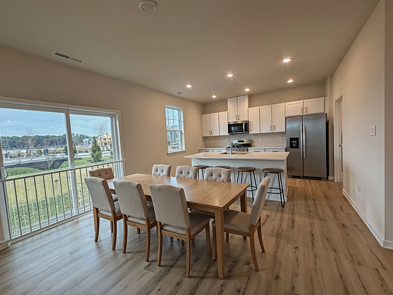 212 Daytona Rd — Photo 4