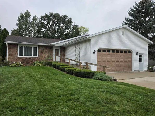 1052 Eastman Ln, Fond Du Lac, WI 54935