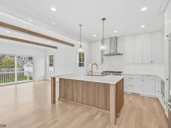 4 Shadylawn Dr, Madison Boro, NJ 07940