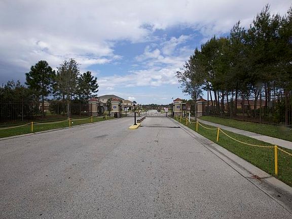 3rd image of 4122 Shelter Bay Dr