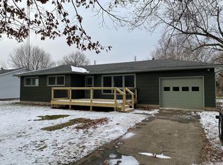 904 W 9th St, Rochester, IN 46975