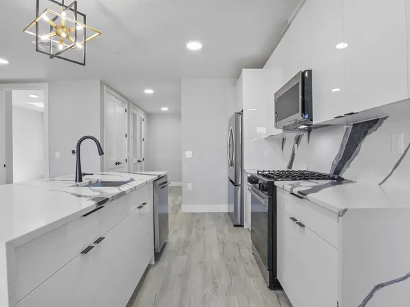 187 Culver Avenue image 2 of 16