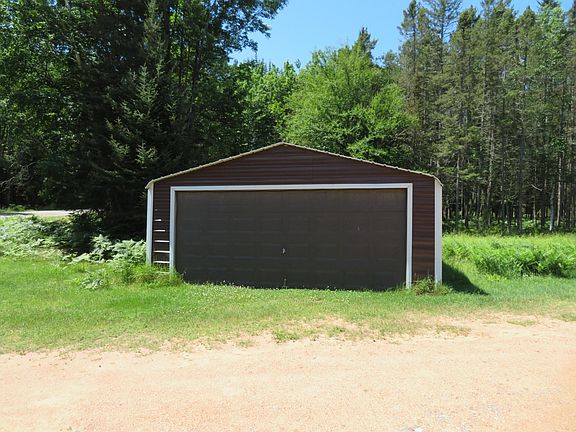 2nd image of 5046 Forest Ln