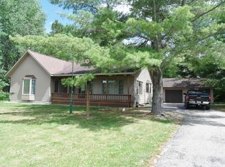 547 Bayview Dr, Cheboygan, MI 49721