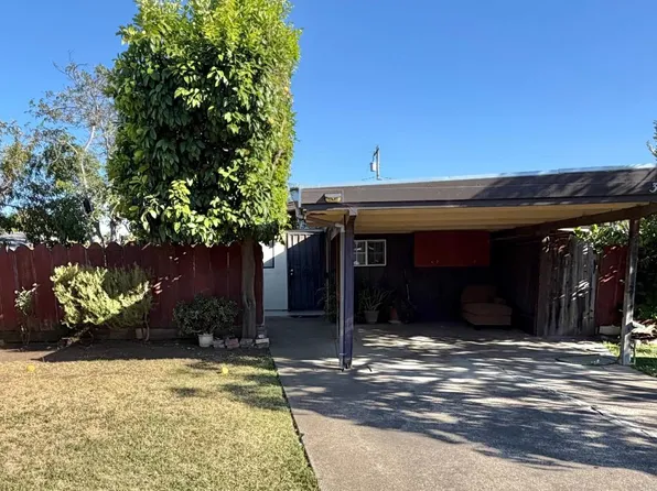 340 Walnut Ln, Gilroy, CA 95020