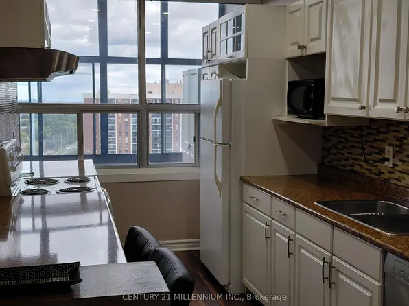 25 Kensington Rd #1903, Brampton, ON L6T 3W8
