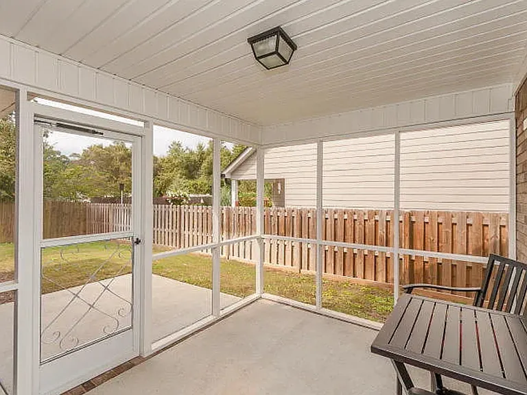 1004 Barrett Dr — Photo 21