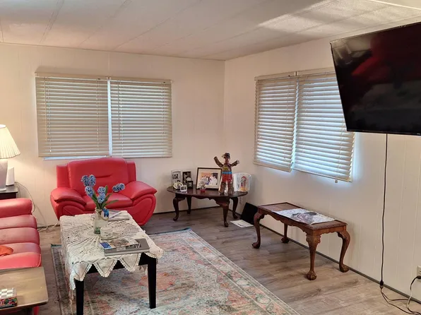 6411 Birch Ln, Lantana, FL 33462