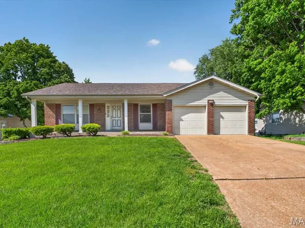 4038 N Bridge Dr, Saint Peters, MO 63376