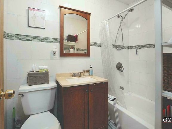 4th image of 167 E 107th St APT 5
