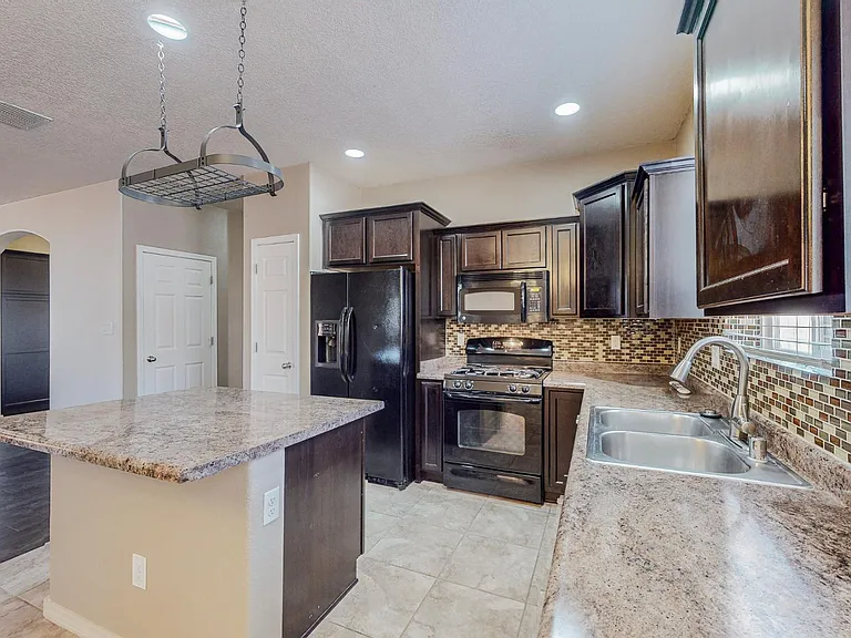 8323 Mock Heather Rd NW — Photo 10