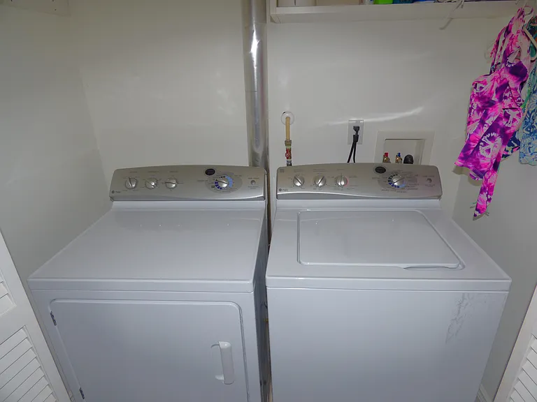 1340 Pleasure Ave — Photo 34