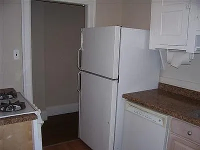 847 Beaconsfield Ave #2 — Photo 8
