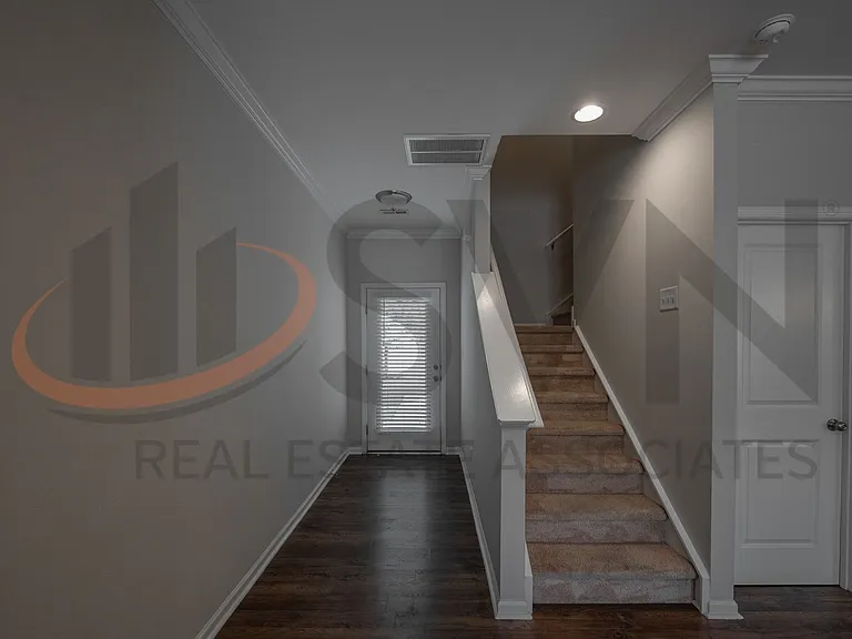 215 Hamlet Pl — Photo 6
