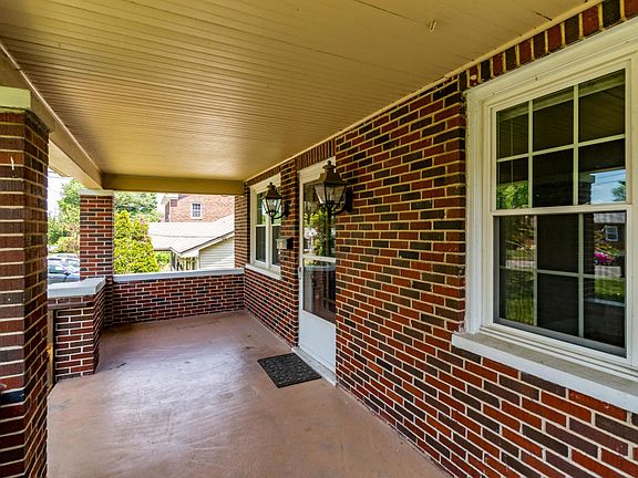 2nd image of 2623 Cedarhurst Ave NW