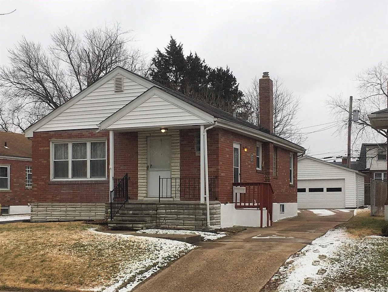 7925 Pembroke Dr photo 1