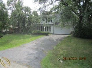 6912 Lee Crest Dr, West Bloomfield, MI 48322