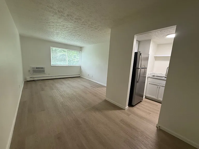 Two-Bedroom Apartments Available at Echo Pointe — Photo 10