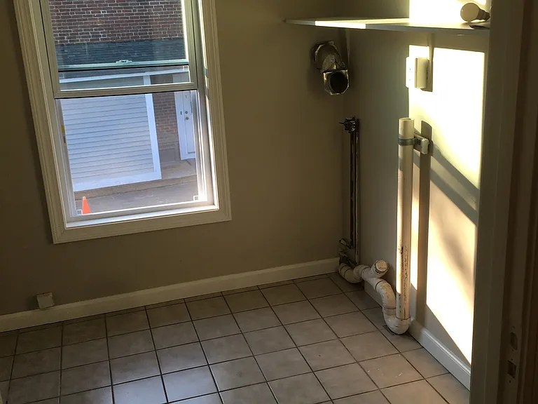 87 Main St #1 — Photo 8