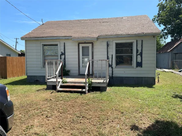 604 S Lee St, Valley View, TX 76272