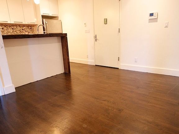 4th image of 49 Montrose Ave #6CZA